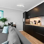 Design Luxus, Vollausstattung, Neubau, 30min Hbf Leipzig 8, Naehe Flughafen, Bmw, Dhl, Amazon
