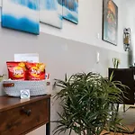 דירה Design Luxus, Vollausstattung, Neubau, 30min Hbf Leipzig 8, Naehe Flughafen, Bmw, Dhl, Amazon *