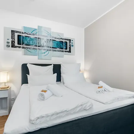 Design Luxus, Vollausstattung, Neubau, 30min Hbf Leipzig 8, Naehe Flughafen, Bmw, Dhl, Amazon アパート *