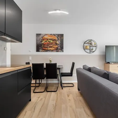 Design Luxus, Vollausstattung, Neubau, 30min Hbf Leipzig 8, Naehe Flughafen, Bmw, Dhl, Amazon