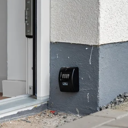 Design Luxus, Vollausstattung, Neubau, 30min Hbf Leipzig 8, Naehe Flughafen, Bmw, Dhl, Amazon *