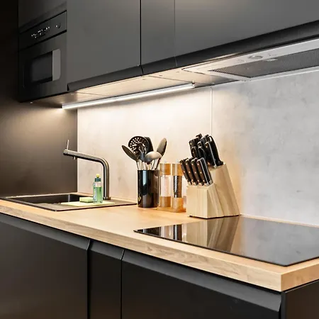 Design Luxus, Vollausstattung, Neubau, 30min Hbf Leipzig 8, Naehe Flughafen, Bmw, Dhl, Amazon